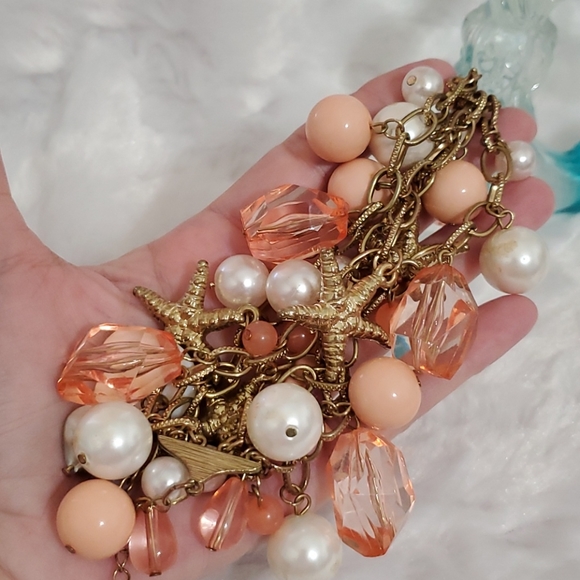 Goldtone faux pearls starfish peach acrylic shells bracelet - Picture 2 of 6